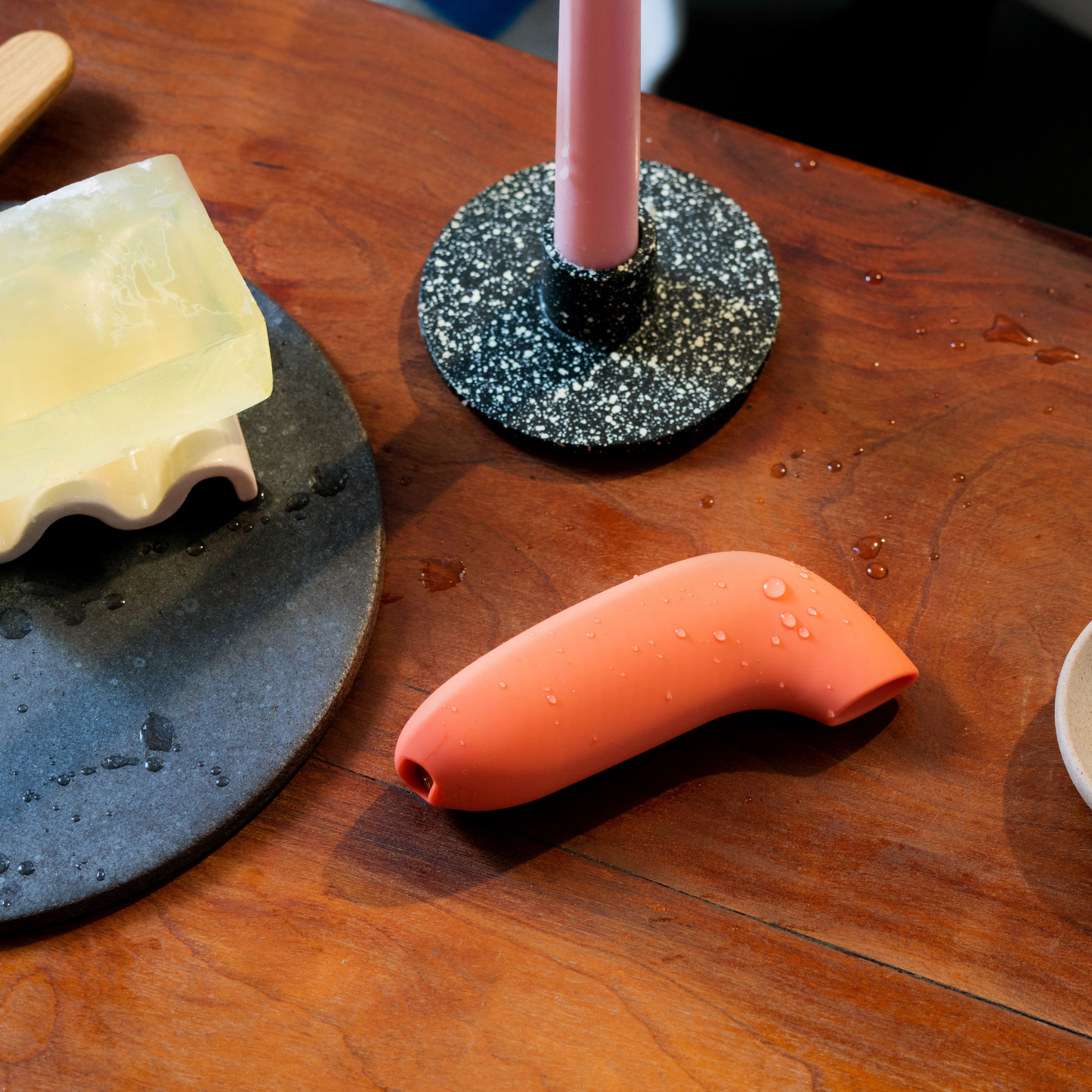 Aer Suction Toy